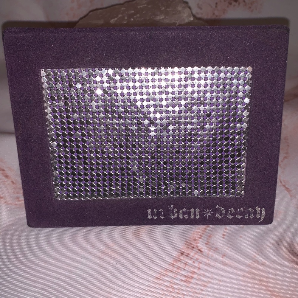 Urban Decay Deluxe Eyeshadow Box